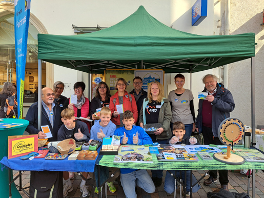 Infostand der Fairtrade-Initiative zur Fairen Woche
